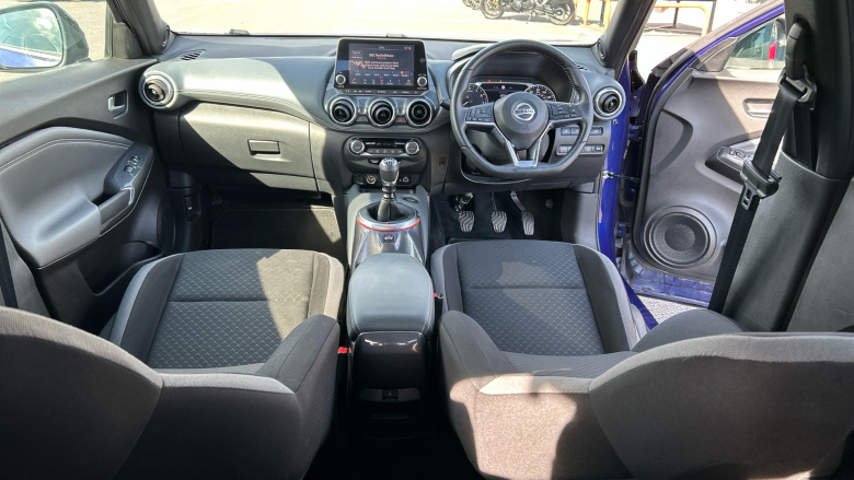 Nissan Juke 1.0 DiG-T N-Connecta 5dr Petrol Hatchback